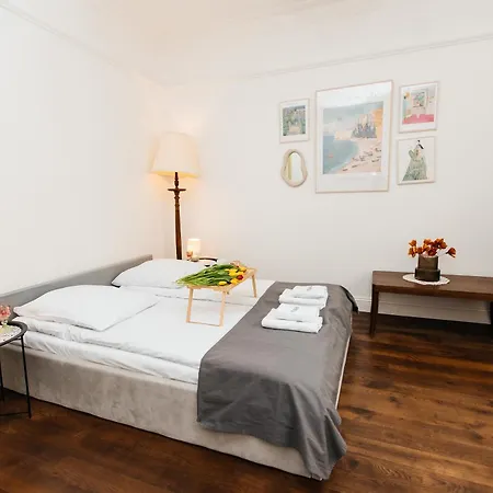 Maya's Flats & 31 - Z Dwiema Sypialniami Two Bedrooms Ogarna Str Old Town Appartamento