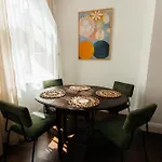 Maya's 31 - Double Bedroom Old Town Apartman *