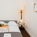 Maya's 31 - Double Bedroom Old Town Lejlighed