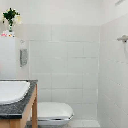 Apartamento Maya's Flats 31 - Double Bedroom In Old Town *