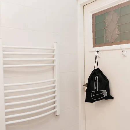 Maya's Flats & 31 - Z Dwiema Sy *