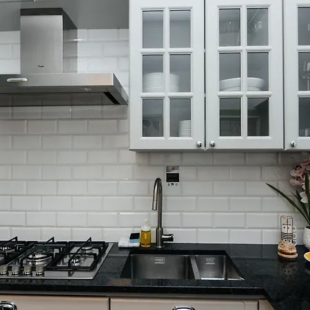 Maya's Flats & 31 - Z Dwiema Sy Apartamento