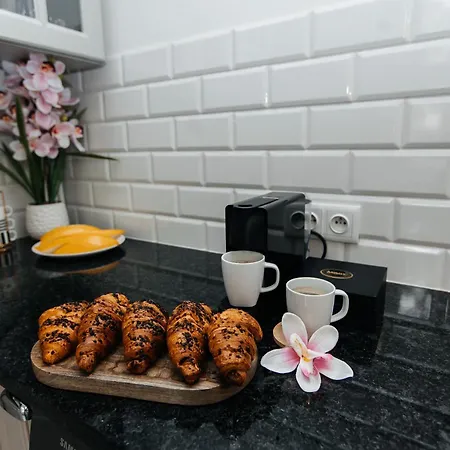 Maya's Flats & 31 - Z Dwiema Sy Apartamento