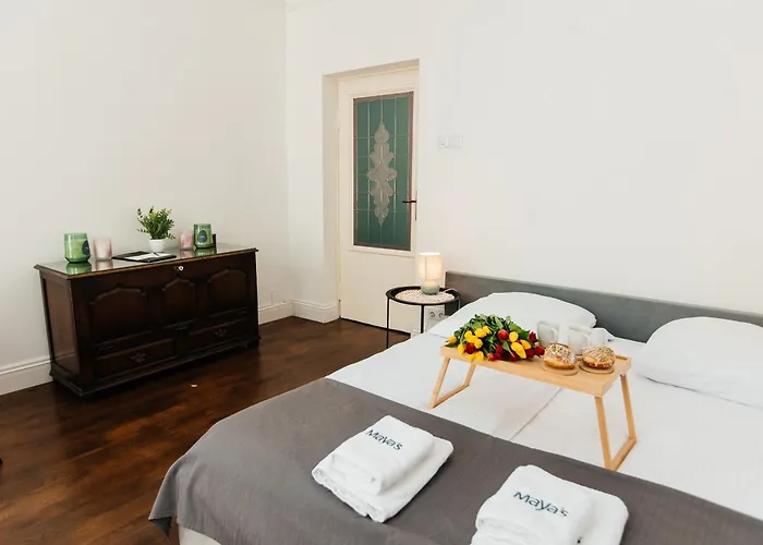 Maya's Flats & 31 - Z Dwiema Sy Apartamento *