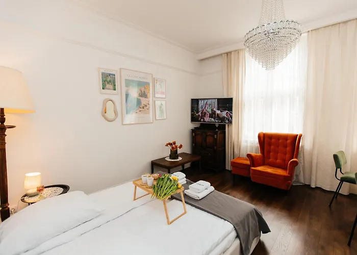 Maya's Flats & 31 - Z Dwiema Sy *