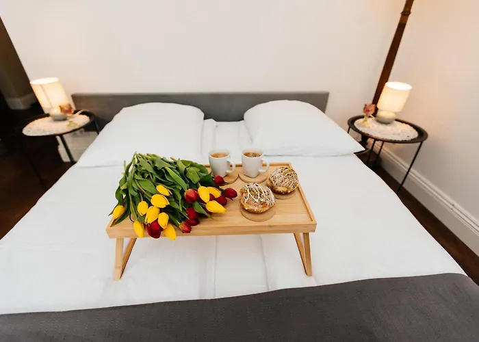 Maya's Flats & 31 - Z Dwiema Sy *