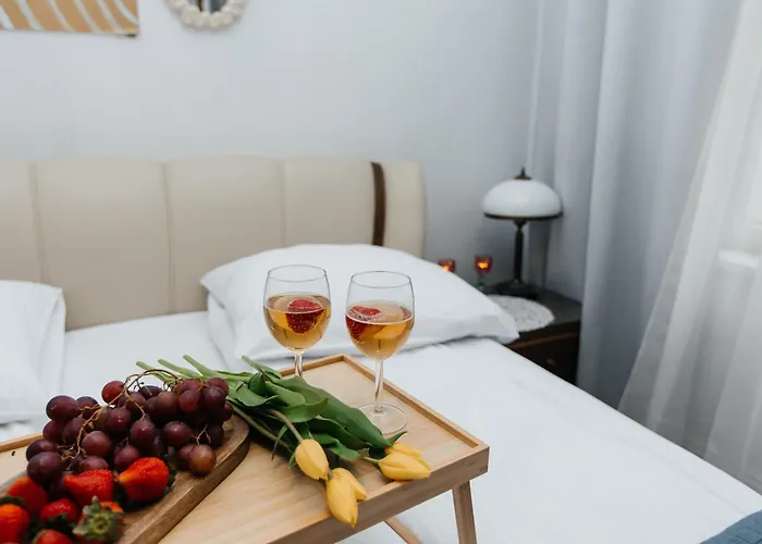 Maya's Flats & 31 - Z Dwiema Sy