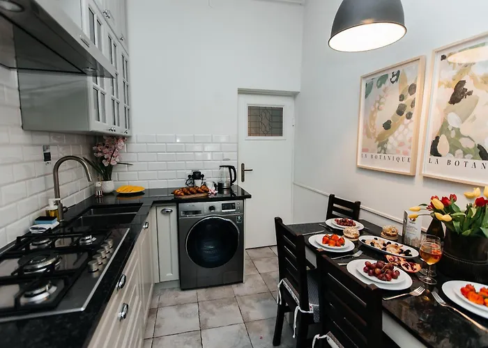 Maya's Flats & 31 - Z Dwiema Sy Apartamento